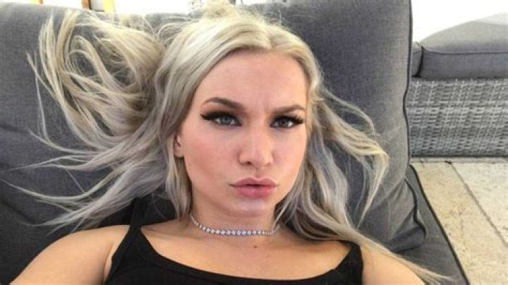 Zoie Burgher bio Age, net worth, boyfriend, career, legal issues
